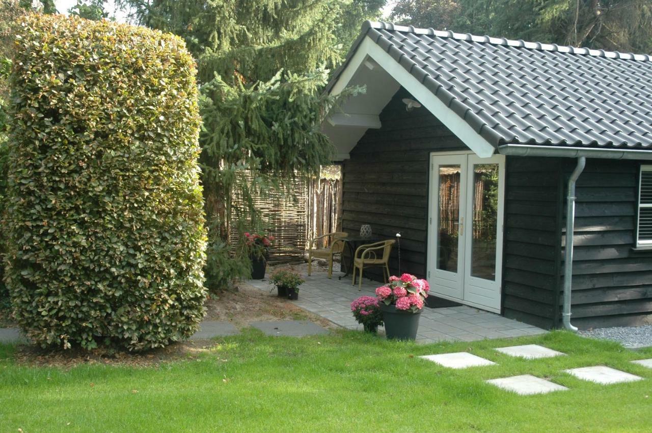 Aan De Bosrand Hoenderloo Bed & Breakfast *